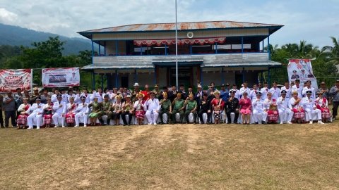 foto bersama bpk camat bahau hulu dalam rangka mem